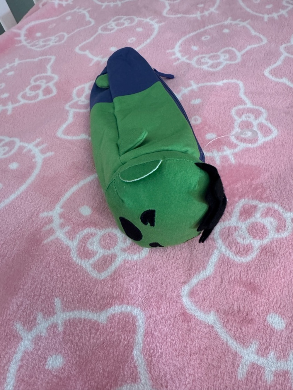 NEW Marvel Hulk Zippered Pencil Pouch